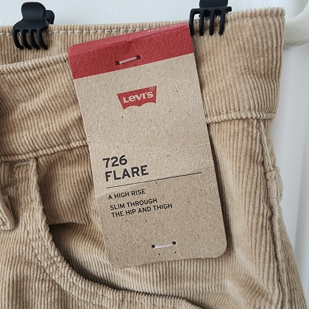 Levi’s 726 High Rise Flare Corduroy Pants Travertine Tan NWT 29x30 - Picture 3 of 9